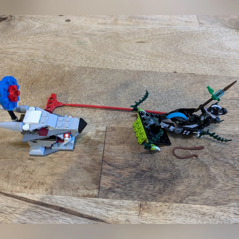 Lego 70107 Skunk Attack - Black White Complete